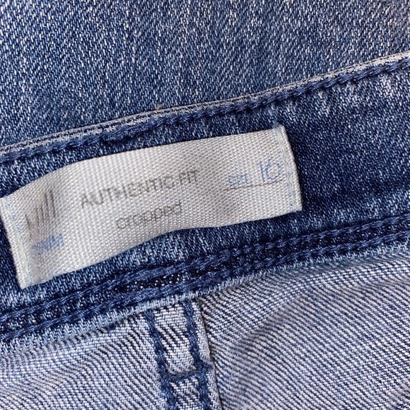 J JILL Authentic Fit Floral and Distressed Details Denim Capris Jeans Blue SZ 16 - Picture 4 of 5